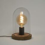 tafellamp stolp met houten voet en glazen stolp