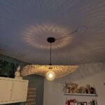 Lichtspot met schaduwpatroon van Lichy LED-lamp voor sfeervolle verlichting en decoratieve sfeer in huis.