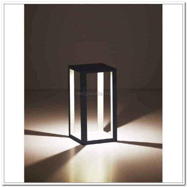 BL schwarz "Kenton" IP54 LED AC10W 2700K 950lm dimmbar