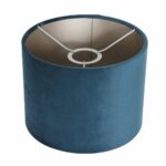 Bureaulamp met blauwe velours bekleding en witte binnenkant, modern design voor sfeervolle verlichting.