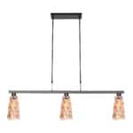 Elegante hanglamp met drie glazen kappen en een moderne zwarte metalen afwerking, perfect voor eetkamers of keukens. Creëer een warme sfeer met stijlvolle verlichting van Lichy Lampen.
