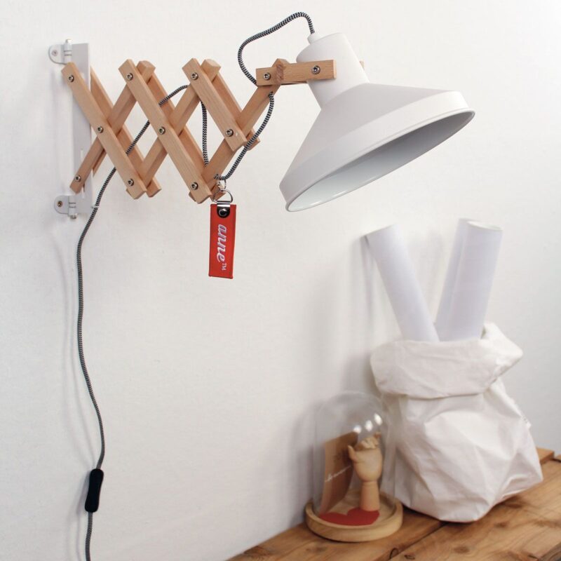 Schaarlamp Woody 7900BE houtkleur met witte kap - Afbeelding 4