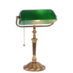 Kristallen bureaulamp met groene glazen kap en goudkleurige basis, vintage bureauverlichting, klassieke design tafellamp met draaischakelaar, ideale lezenlamp voor thuis of kantoor.