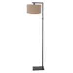 Eckige vloerlamp met beige stoffen lampenkap en zwarte metalen voet, modern design voor woon- en slaapkamer.