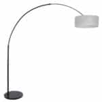 Elegante vloerlamp met een moderne ontwerp, ideaal voor woonkamer en kantoorverlichting, met stevige basis en verstelbare lichtkap voor optimale sfeer en functionaliteit.