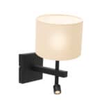 E-tag: wandlamp met beige lampenkap en zwarte muurbeugel, modern en stijlvol design voor binnenhuisgebruik.