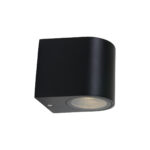 Alt text: Moderne zwarte wandlamp met inbouw LED-verlichting voor buiten, minimalistisch design, geschikt voor tuin, terras en gevelverlichting.